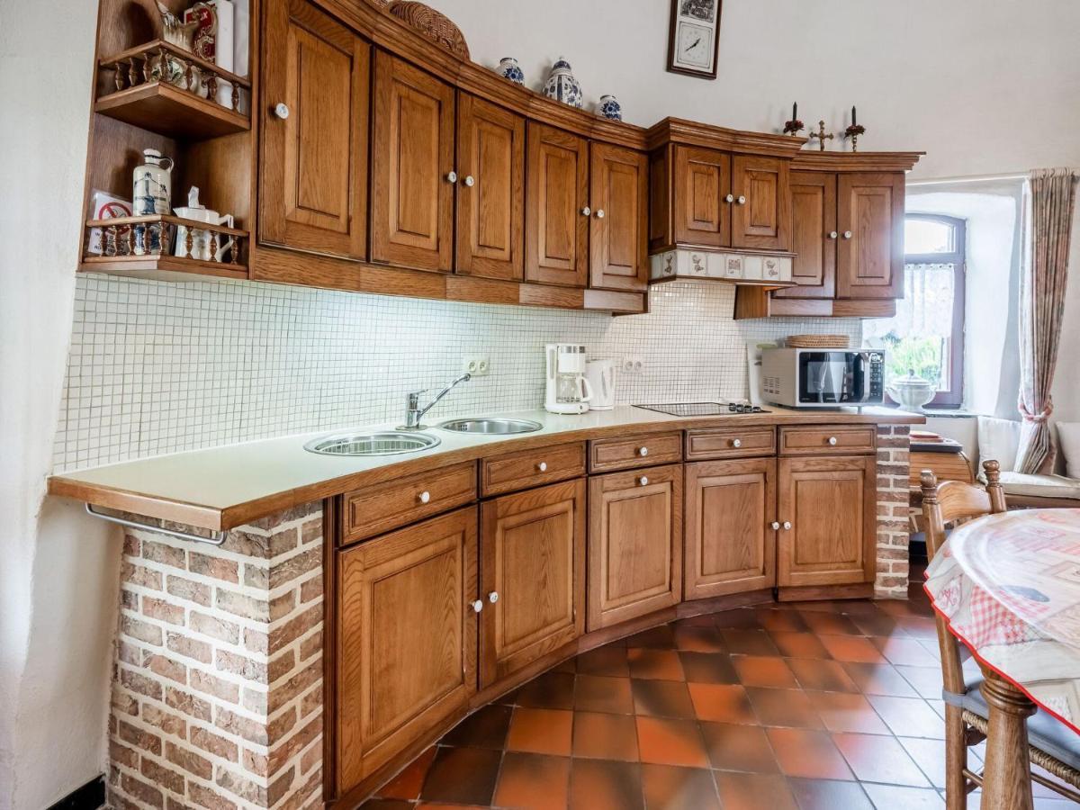Stunning Holiday Home In Oombergen With Terrace And Garden * Zottegem