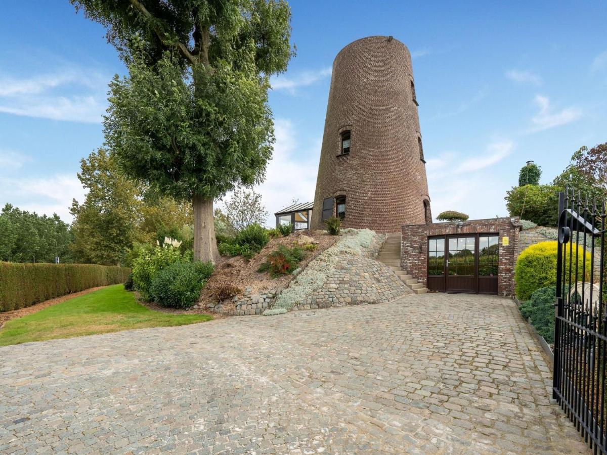 Stunning Holiday Home In Oombergen With Terrace And Garden Zottegem