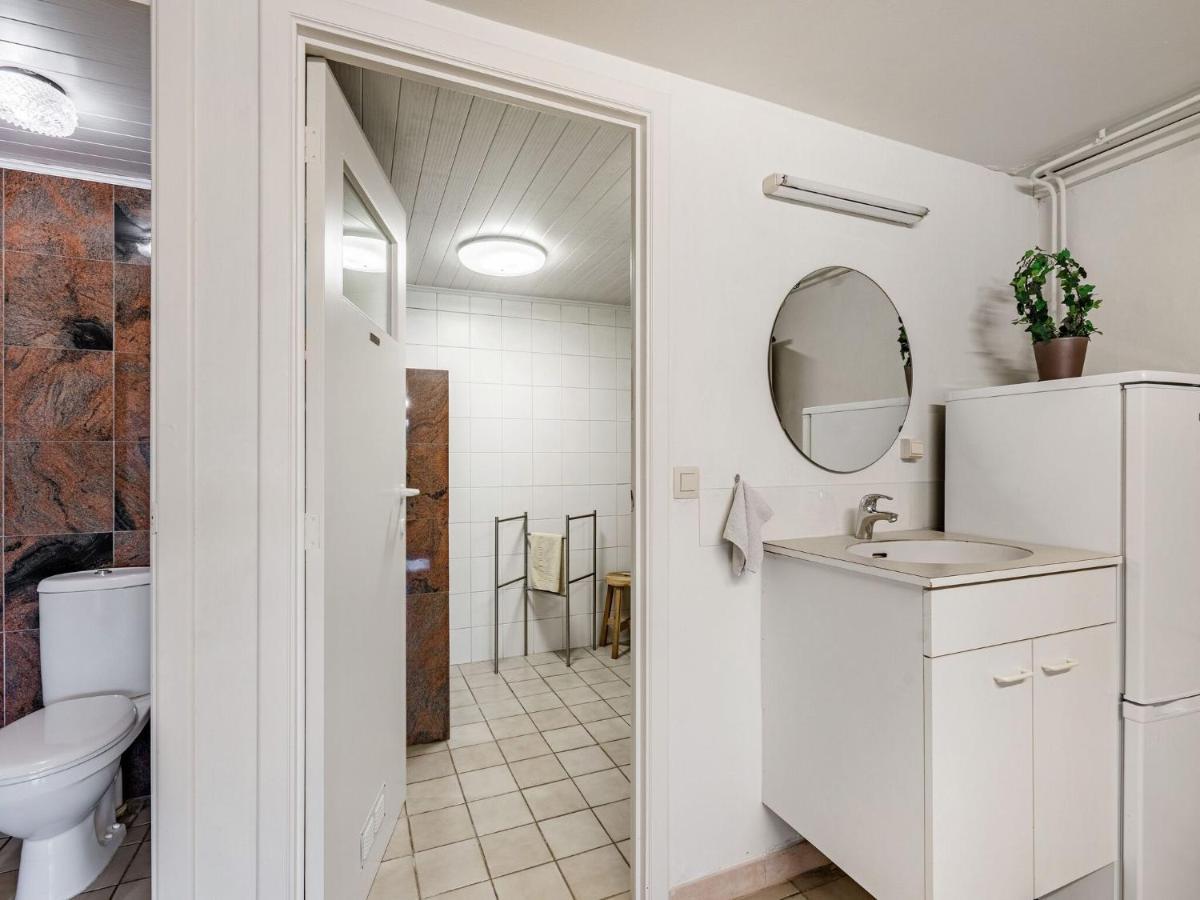 Stunning Holiday Home In Oombergen With Terrace And Garden * Zottegem