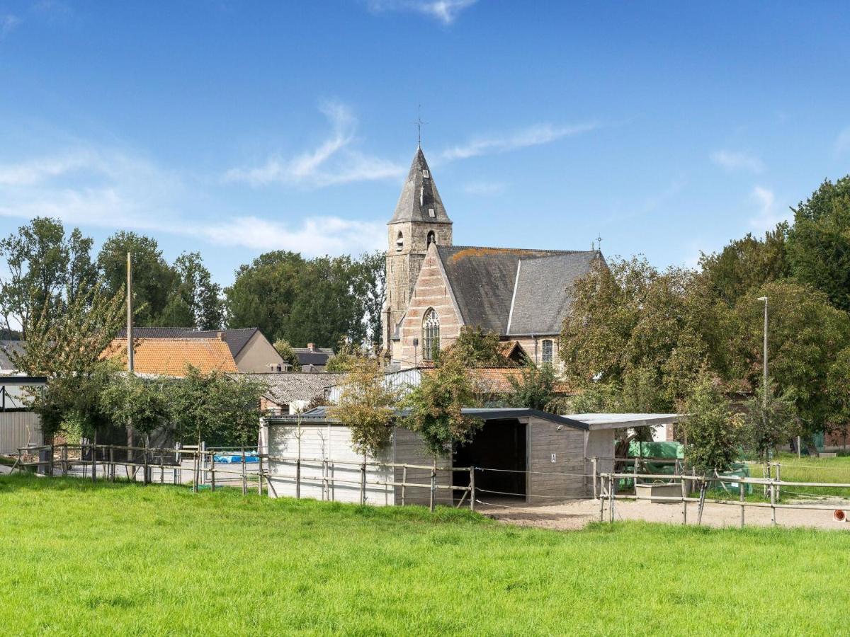 Stunning Holiday Home In Oombergen With Terrace And Garden Zottegem