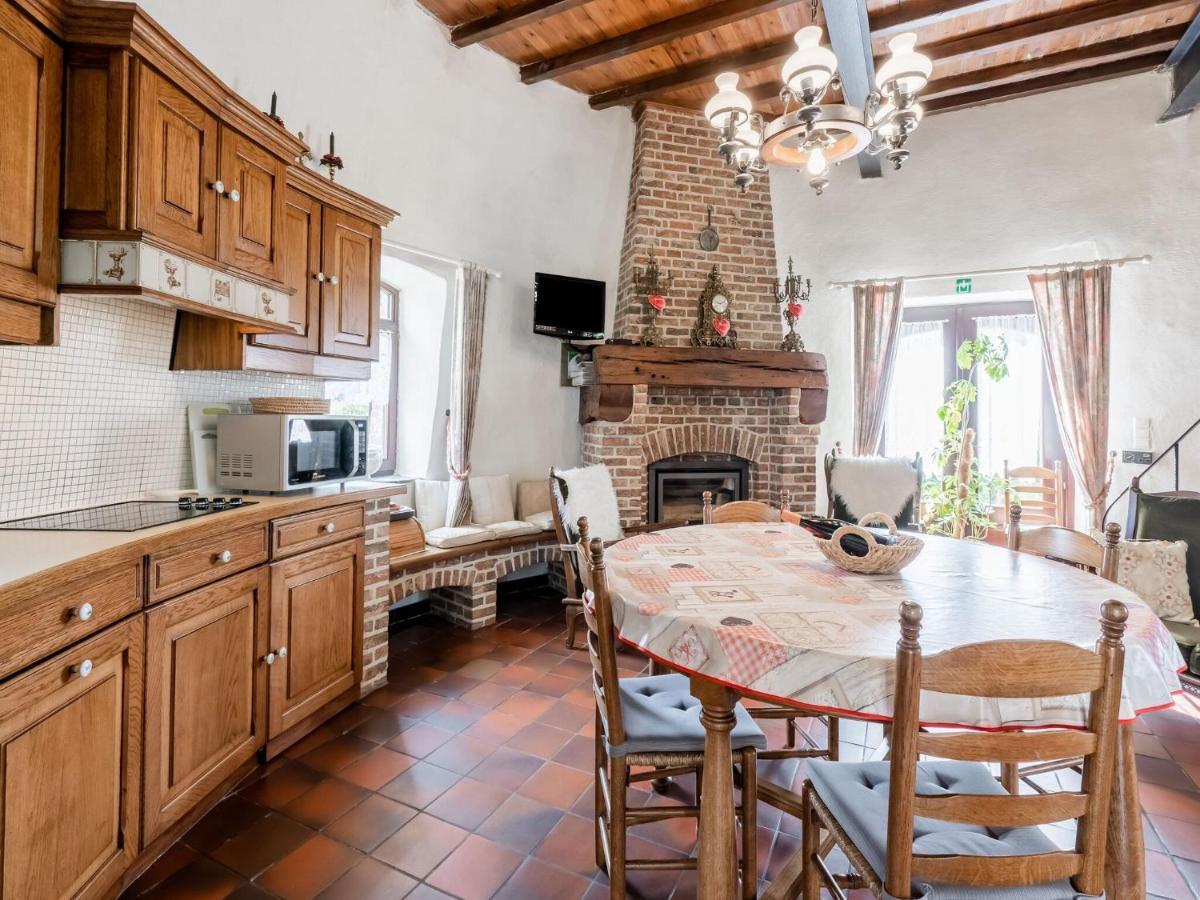 Stunning Holiday Home In Oombergen With Terrace And Garden Zottegem